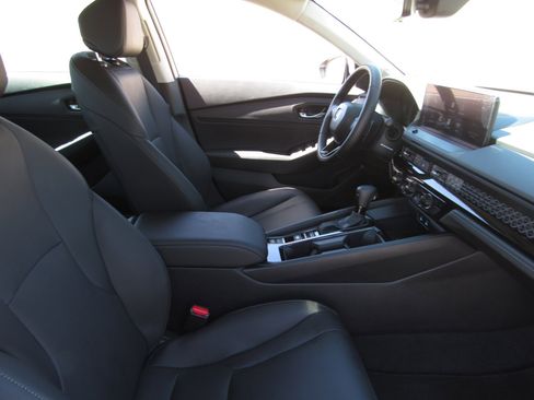 Used 2025 Honda Accord EX-L image 9