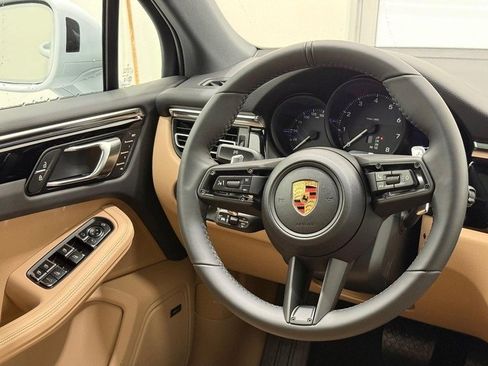 New 2026 Porsche Macan image 17