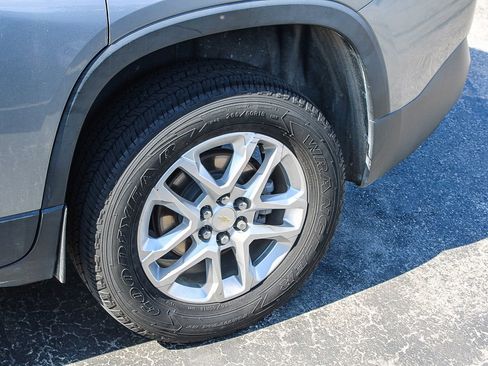 Used 2021 Chevrolet Traverse LS image 7