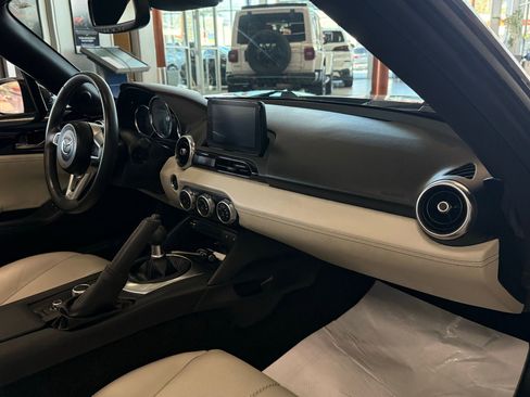 Used 2021 MAZDA MX-5 Miata RF Grand Touring image 20