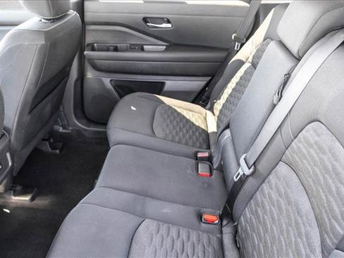 Used 2022 Nissan Pathfinder SV AWD/4WD image 24