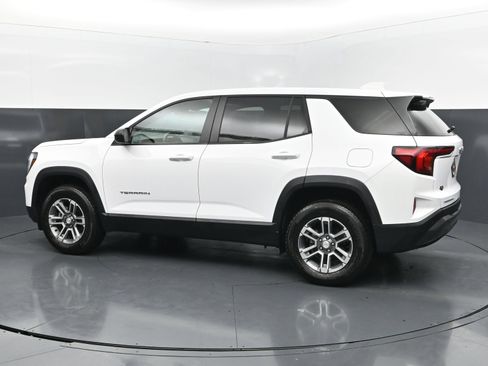 Used 2026 GMC Terrain Elevation FWD image 3