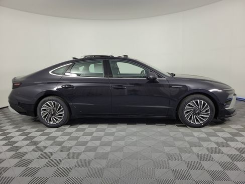 New 2026 Hyundai Sonata Limited FWD image 2