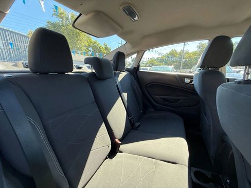 Used 2015 Ford Fiesta SE image 49