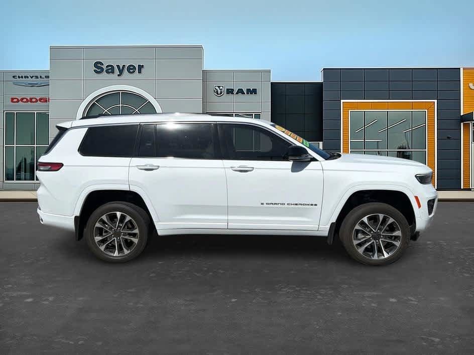 Used 2023 Jeep Grand Cherokee L Overland w/ Advanced Protech Group III AWD/4WD image 8