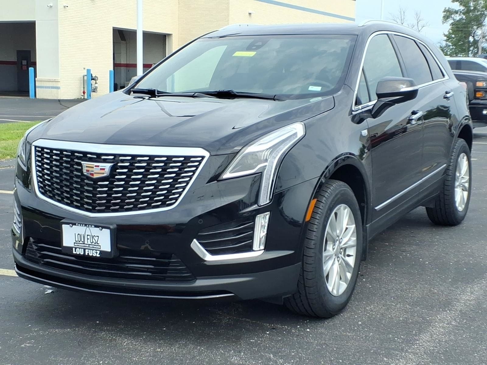 Used 2023 Cadillac XT5 Luxury FWD image 2