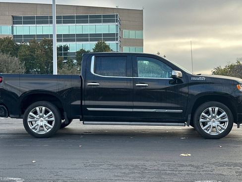 Used 2023 Chevrolet Silverado 1500 High Country w/ High Country Premium Package image 3