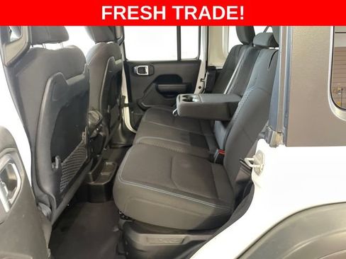 Used 2024 Jeep Wrangler Unlimited Rubicon 4xe AWD/4WD image 28