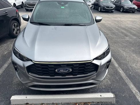 Used 2023 Ford Escape ST-Line Elite AWD/4WD image 2