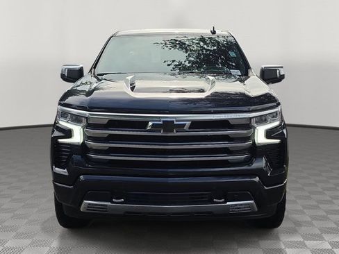 Used 2024 Chevrolet Silverado 1500 High Country w/ Technology Package AWD/4WD image 2