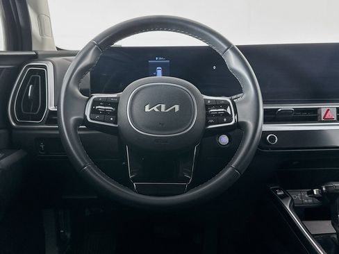 Used 2024 Kia Sorento S image 18