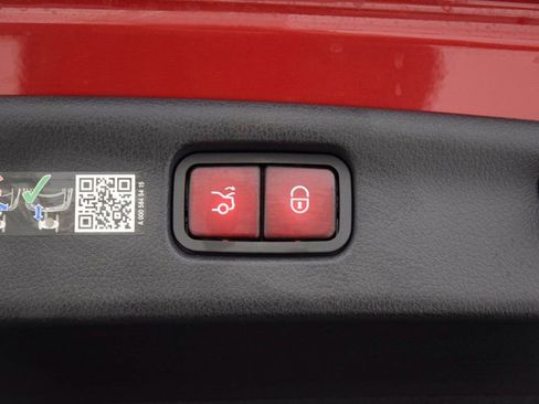 Used 2025 Mercedes-Benz C 43 AMG 4MATIC Sedan image 33