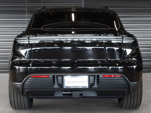 New 2026 Porsche Macan 4S Electric image 9