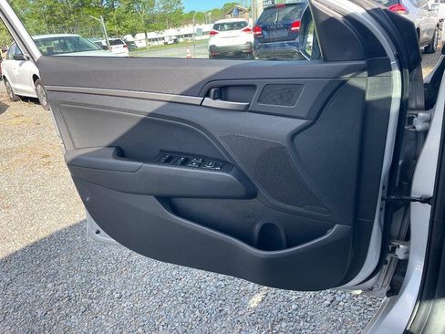 Used 2018 Hyundai Elantra Limited FWD image 22