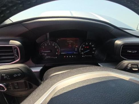 Used 2022 Ford Explorer XLT w/ Equipment Group 202A AWD/4WD image 11