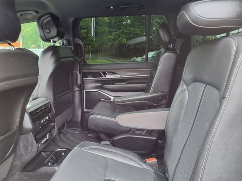 Used 2022 Jeep Wagoneer Series III w/ Flexible Seating Group image 6