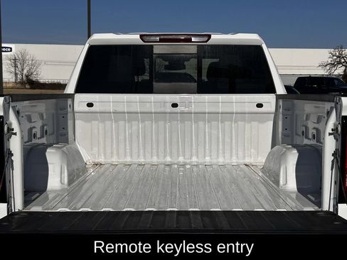 Used 2023 GMC Sierra 1500 SLT image 34