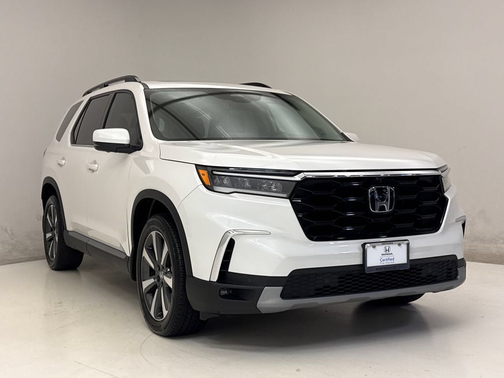 Used 2025 Honda Pilot Elite image 4
