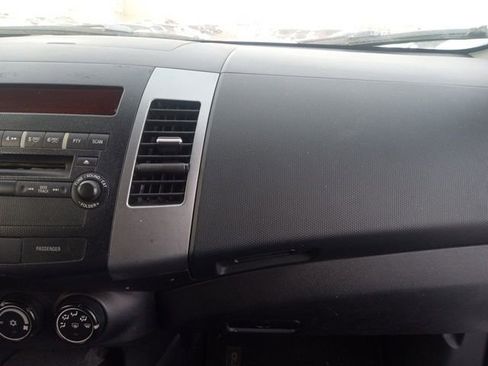 Used 2009 Mitsubishi Outlander ES image 13