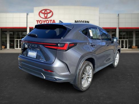 Used 2022 Lexus NX 350h AWD image 5