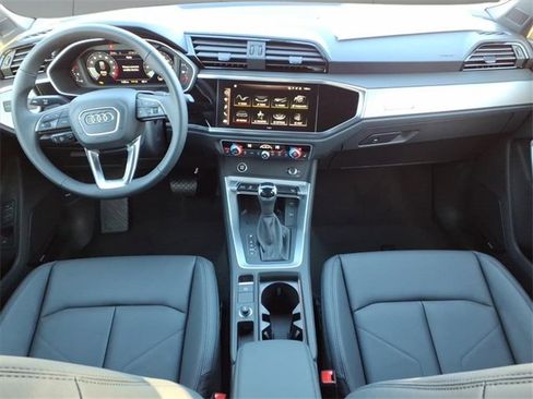 New 2025 Audi Q3 2.0T Premium image 9