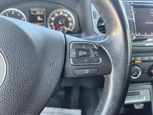 Used 2016 Volkswagen Tiguan SE image 16