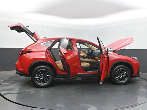 Used 2025 Lexus NX 250 FWD w/ Towing Package (2000 Lbs) image 46