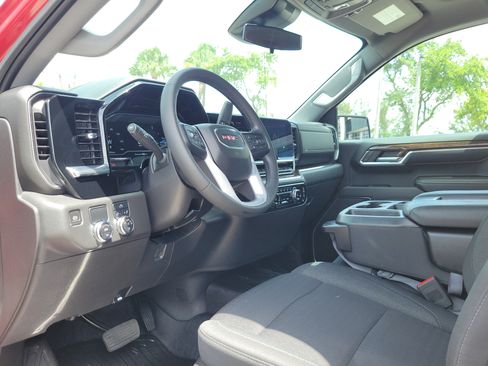 Used 2023 GMC Sierra 1500 Elevation RWD image 9