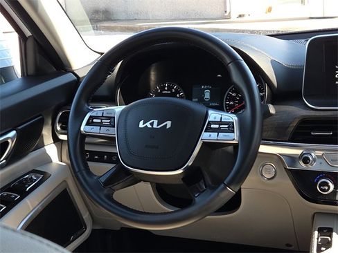 Used 2022 Kia Telluride EX w/ EX Premium Package image 13