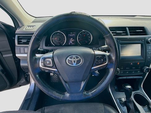 Used 2017 Toyota Camry SE image 8