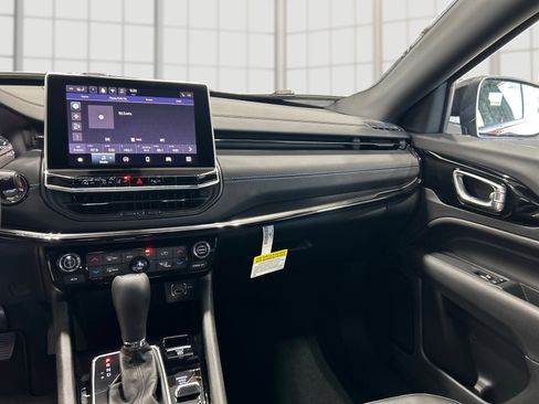 New 2026 Jeep Compass Limited AWD/4WD image 12