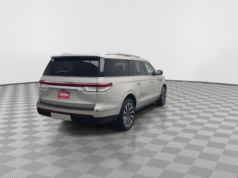 Used 2023 Lincoln Navigator L Reserve AWD/4WD image 43