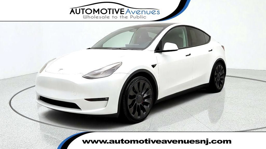 Used 2023 Tesla Model Y Long Range AWD/4WD image 1