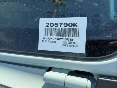 Used 2024 Jeep Wrangler Unlimited Sport AWD/4WD image 19