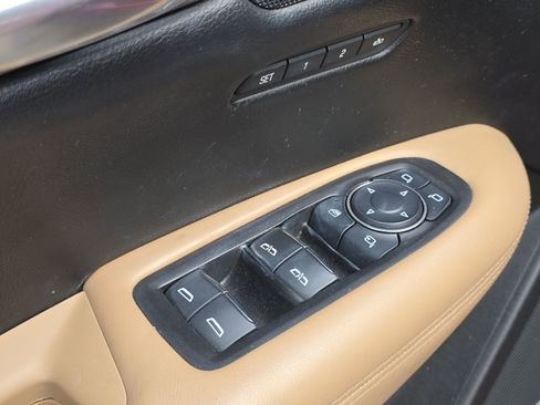 Used 2017 Cadillac XT5 Platinum image 13