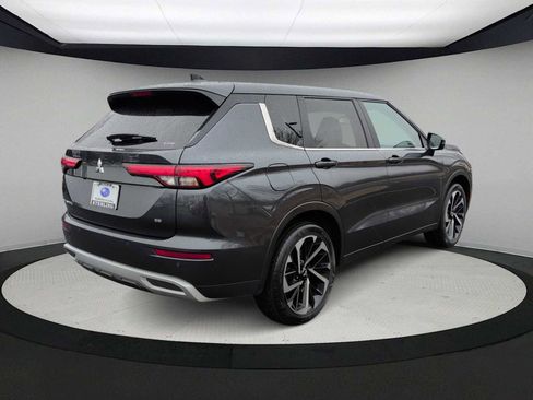 Used 2024 Mitsubishi Outlander SE image 8