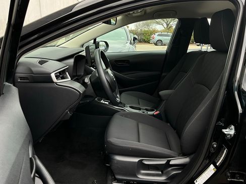 Used 2025 Toyota Corolla LE image 10