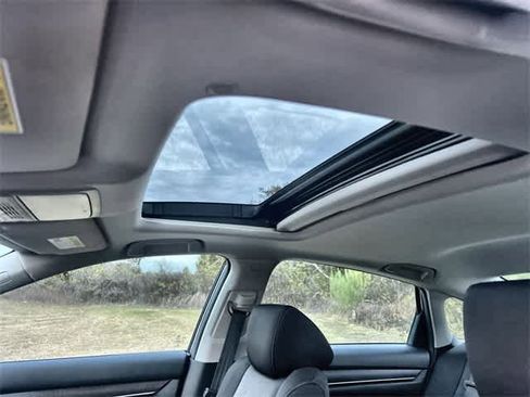 Certified 2019 Honda Accord EX image 32