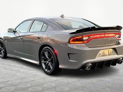 Used 2019 Dodge Charger Scat Pack image 4