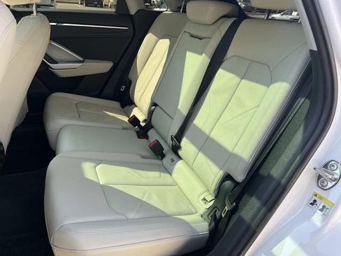 Used 2022 Audi Q3 2.0T Premium w/ Convenience Package AWD/4WD image 21