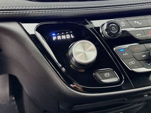 New 2027 Chrysler Pacifica Select FWD image 16