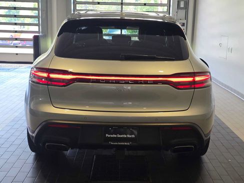 Used 2025 Porsche Macan AWD/4WD image 6