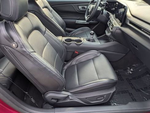 Used 2025 Ford Mustang GT Premium RWD image 32