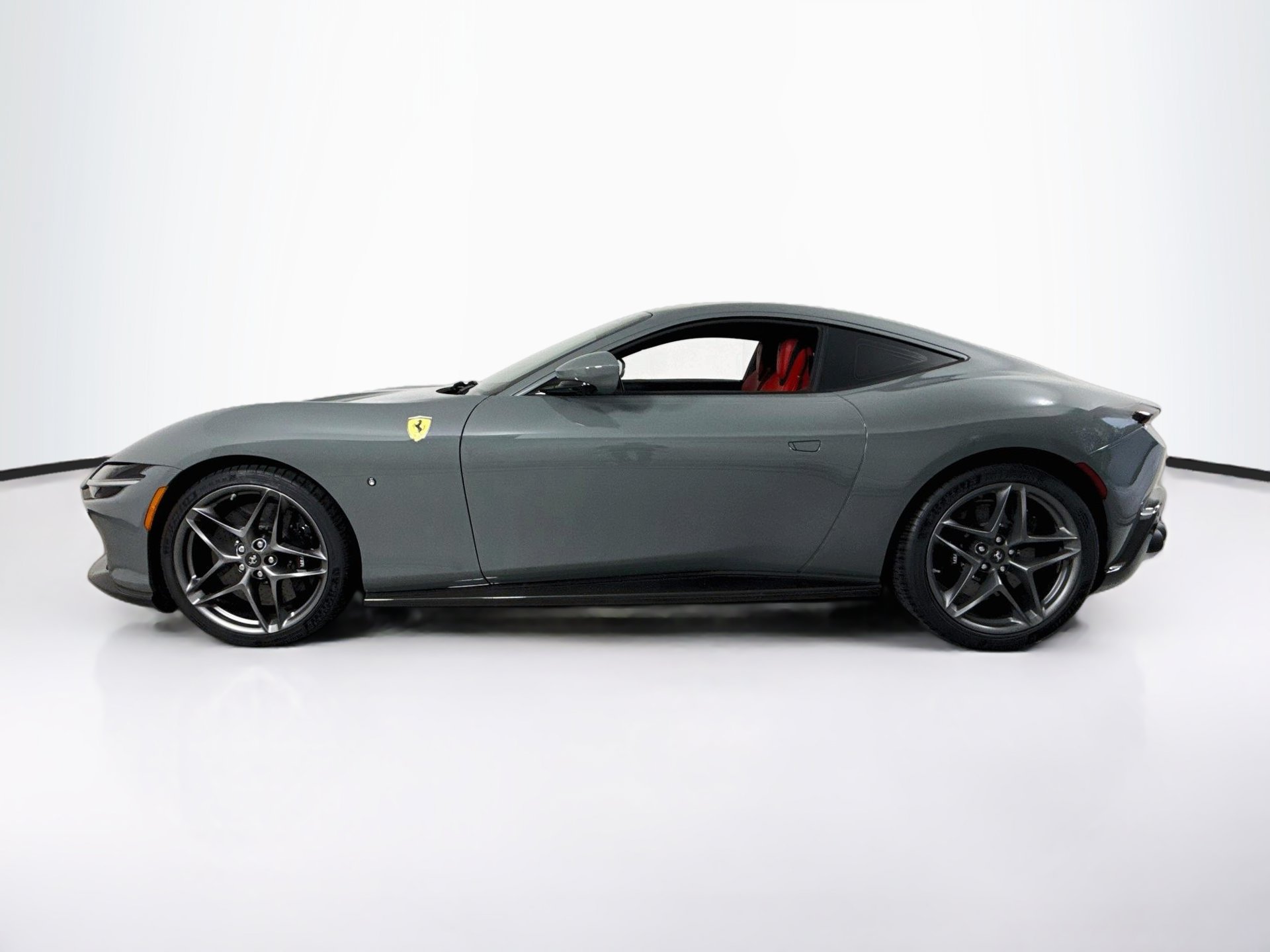 Certified 2021 Ferrari Roma RWD image 4