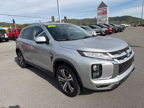 Used 2025 Mitsubishi Outlander Sport ES AWD/4WD image 3