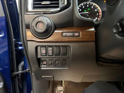 Used 2024 Nissan Titan Platinum Reserve w/ Moonroof Package image 26