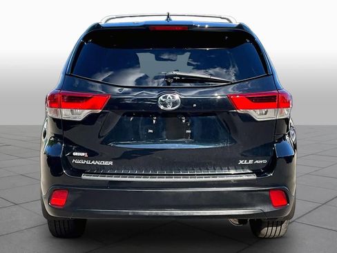 Certified 2017 Toyota Highlander XLE AWD/4WD image 5