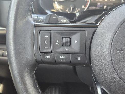 Used 2025 Nissan Pathfinder SL FWD image 27