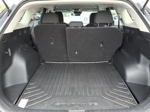 Used 2023 Kia Sportage LX FWD image 7