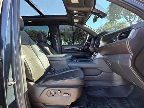 Used 2021 GMC Yukon XL Denali w/ Denali Premium Package image 20